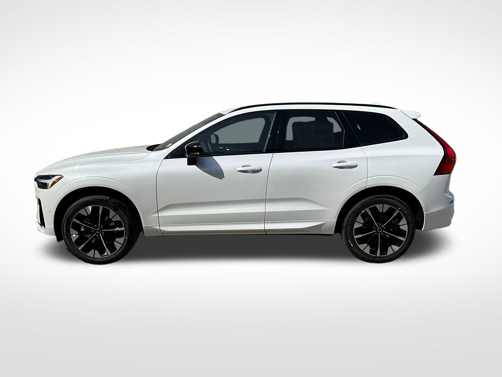 New 2026 Volvo XC60 B5 Plus w/ Climate Package AWD/4WD image 2