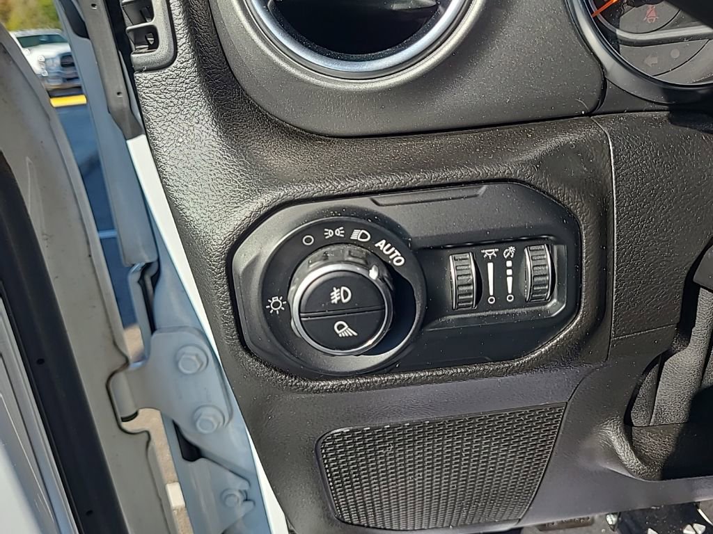 Used 2021 Jeep Gladiator Overland w/ LED Lighting Group image 31