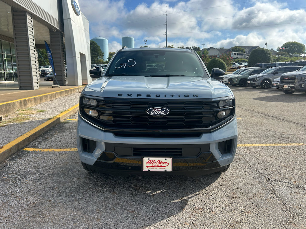 New 2027 Ford Expedition Platinum w/ Stealth Appearance Package RWD image 2