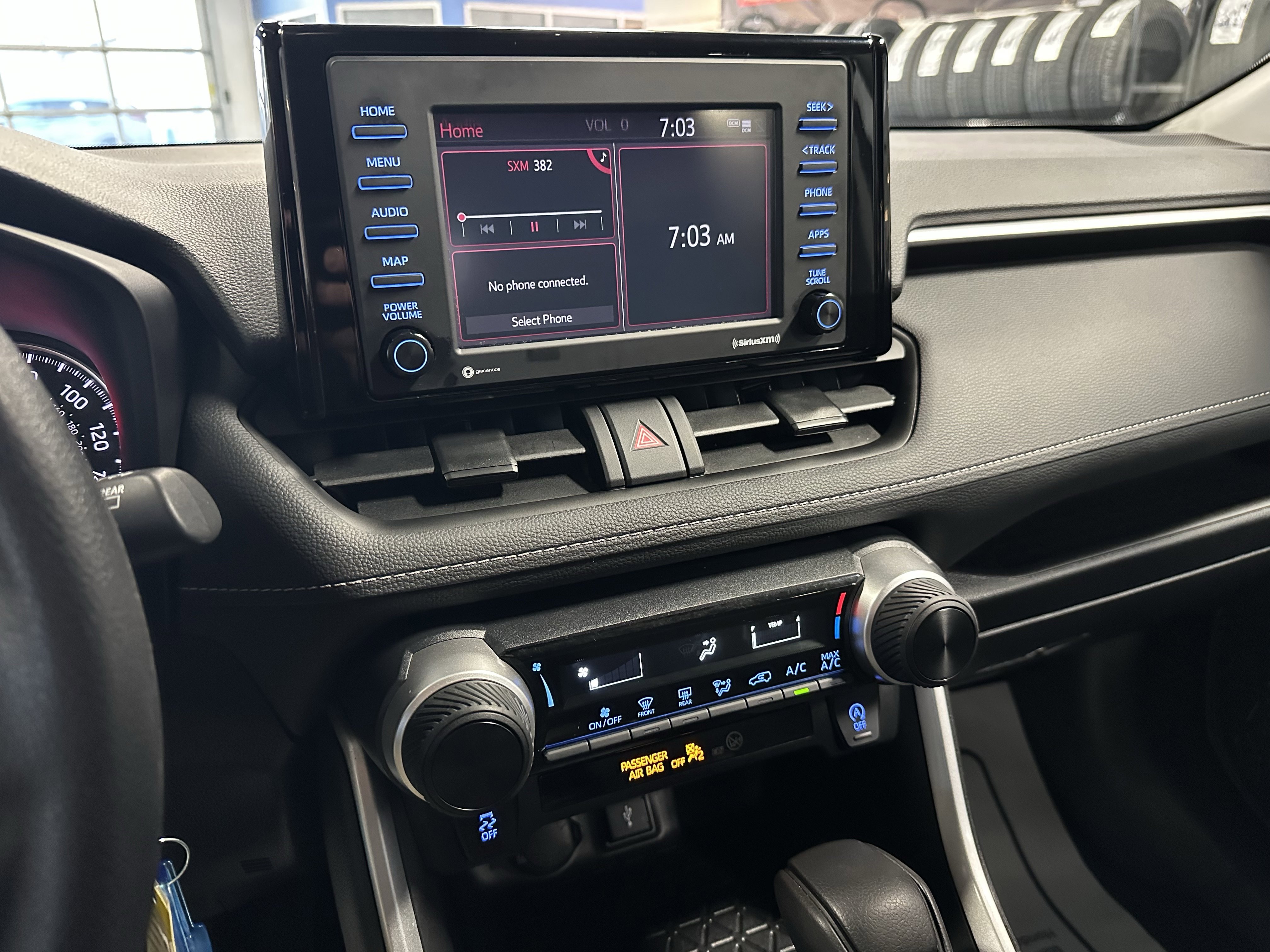 Used 2022 Toyota RAV4 LE w/ Carpet Mat Package (TMS) image 11