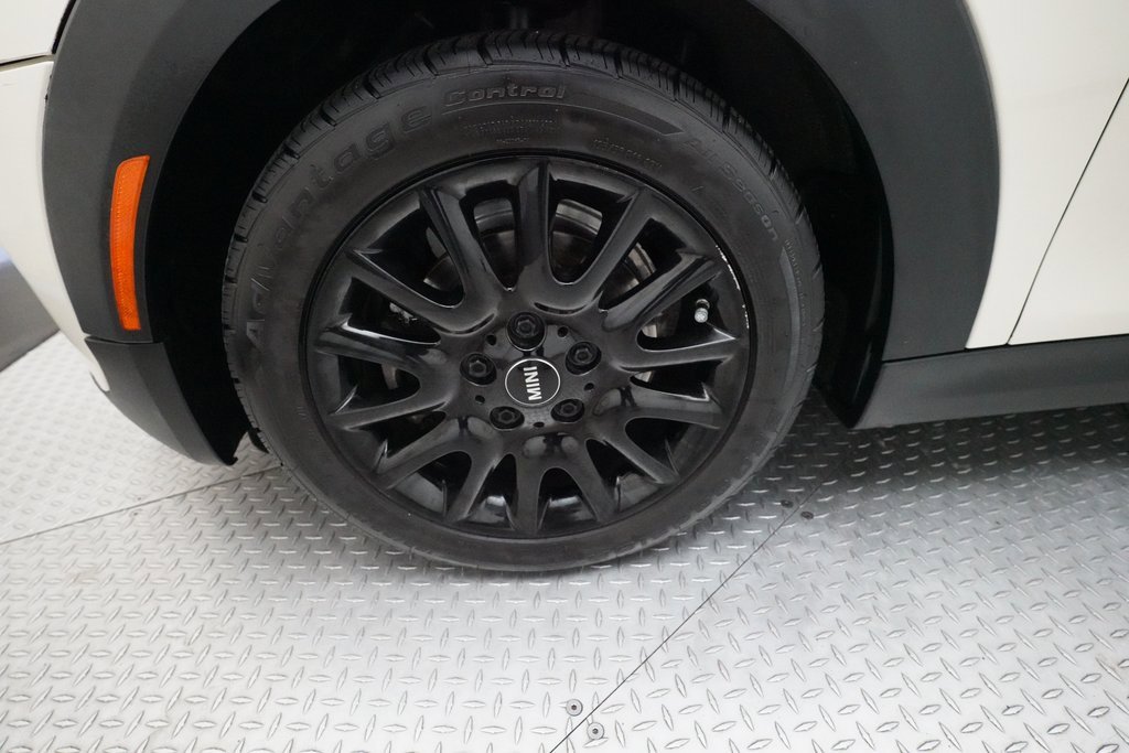 Used 2017 MINI Cooper 2-Door Hardtop image 25