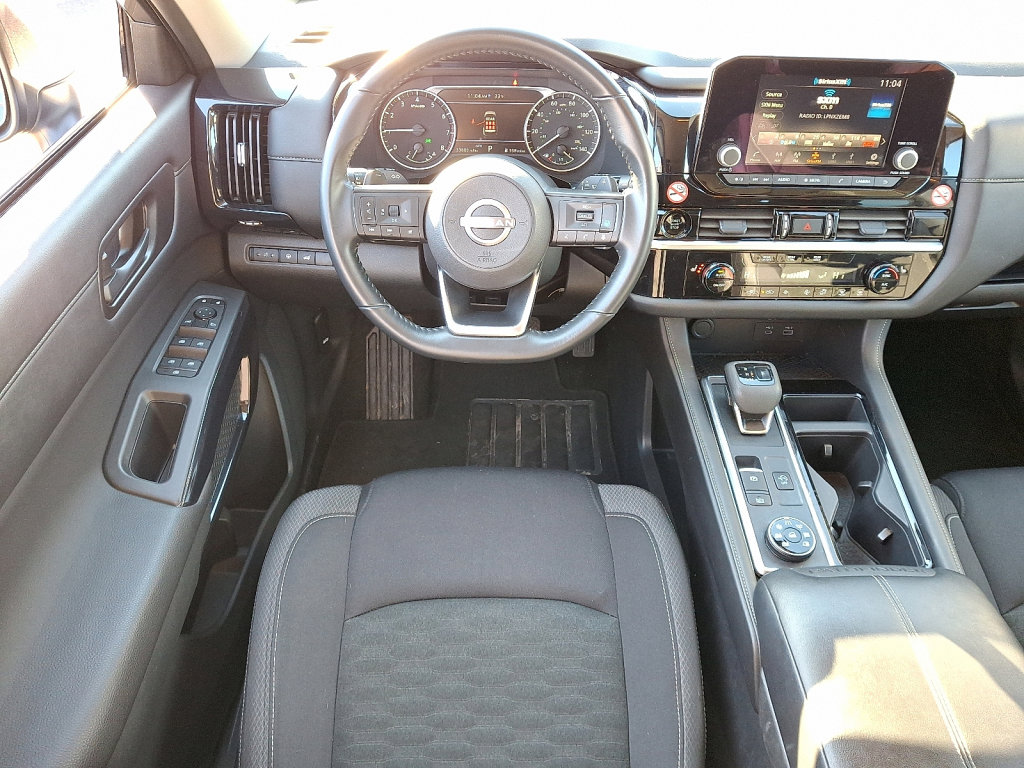 Used 2025 Nissan Pathfinder SV image 22