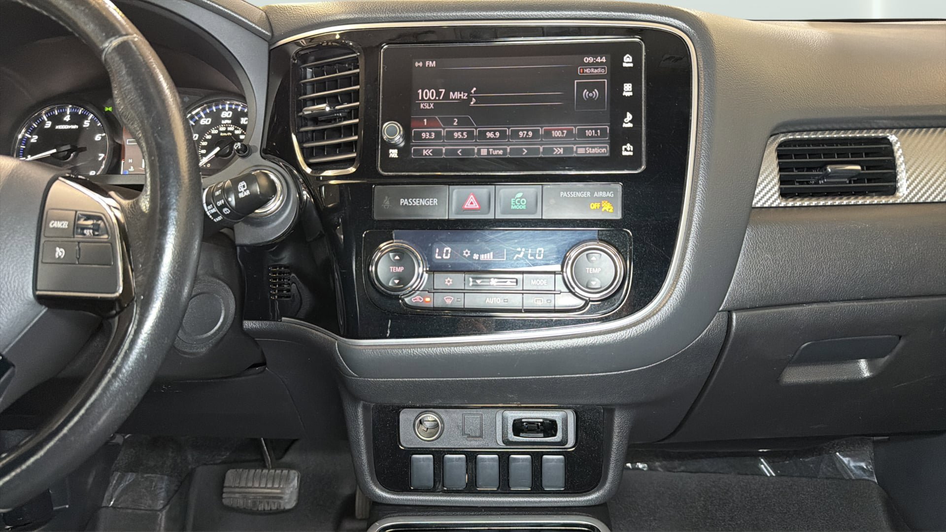 Used 2017 Mitsubishi Outlander SE FWD image 16