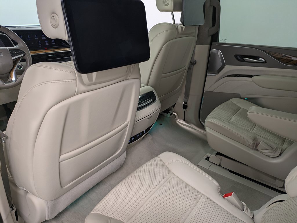Used 2022 Cadillac Escalade Premium Luxury Platinum image 21