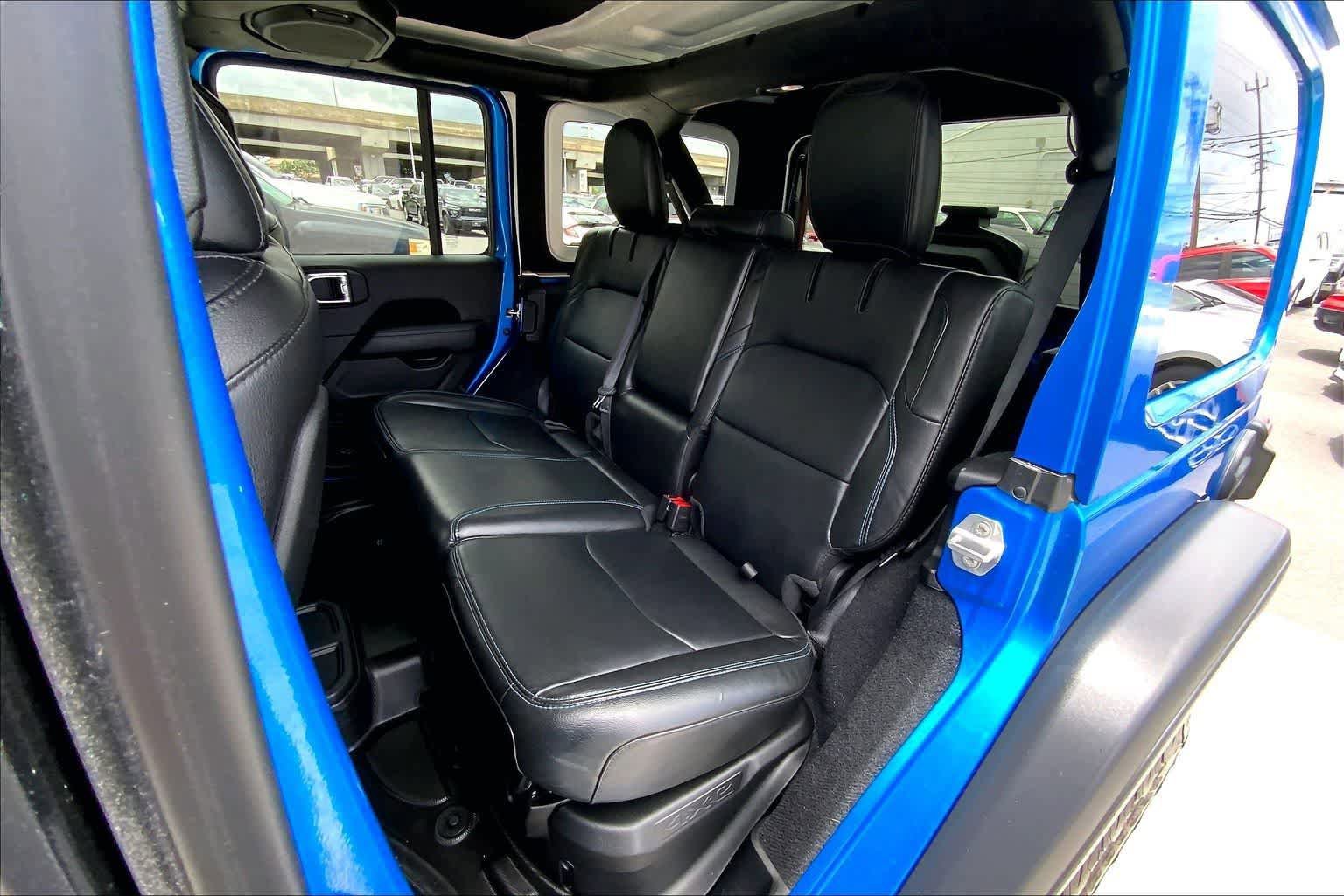Used 2022 Jeep Wrangler Unlimited Rubicon 4xe AWD/4WD image 29