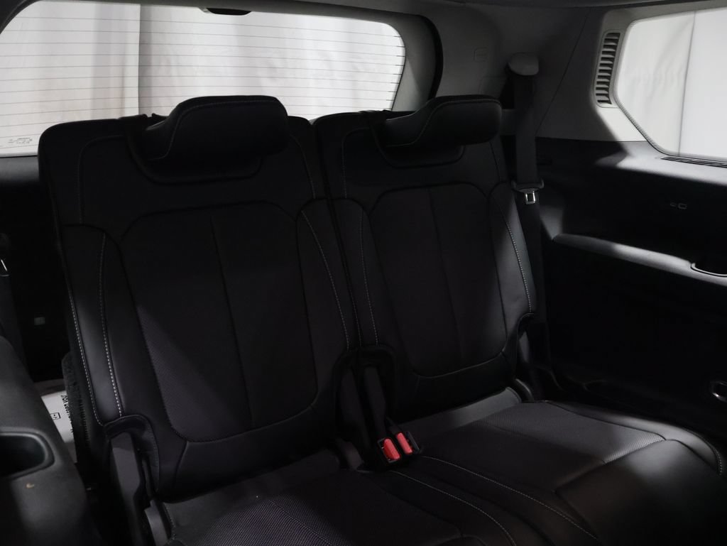 Certified 2021 Jeep Grand Cherokee L Limited w/ Luxury Tech Group II AWD/4WD image 24