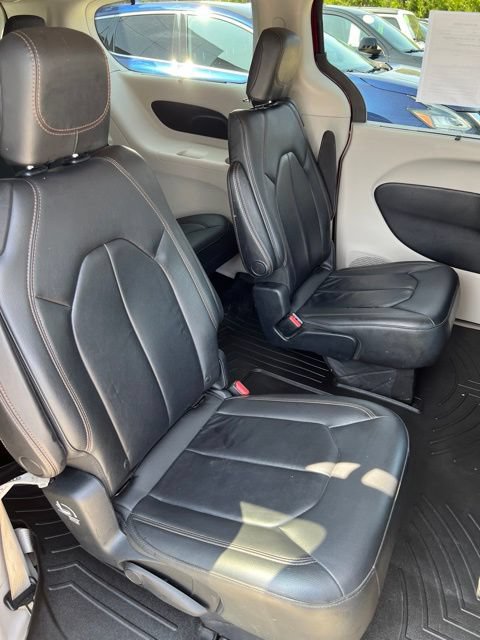 Certified 2017 Chrysler Pacifica Touring-L FWD image 14