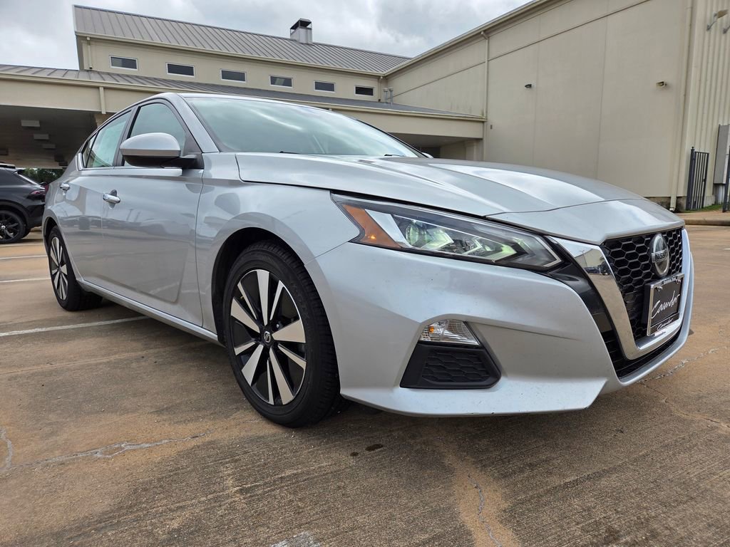 Used 2022 Nissan Altima 2.5 SV FWD image 3