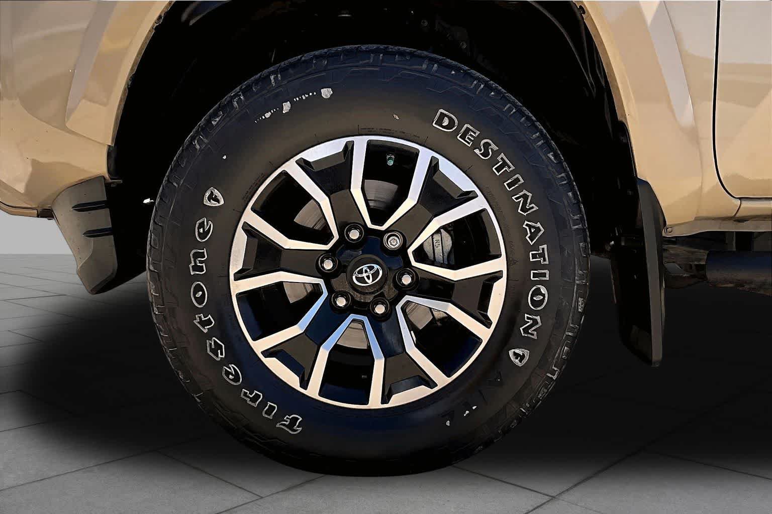 Used 2020 Toyota Tacoma TRD Sport w/ Technology Package AWD/4WD image 10