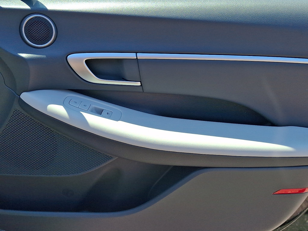 Used 2025 Hyundai Sonata SEL FWD image 10