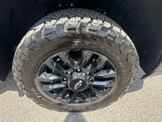Used 2025 Chevrolet Silverado 2500 LT w/ Trail Boss Package AWD/4WD image 14