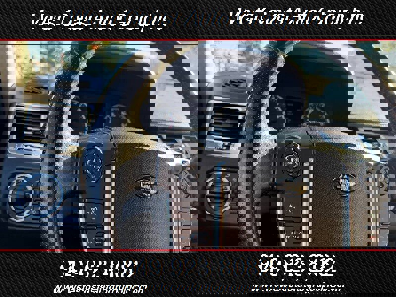 Used 2013 Land Rover Range Rover Sport HSE LUX image 22