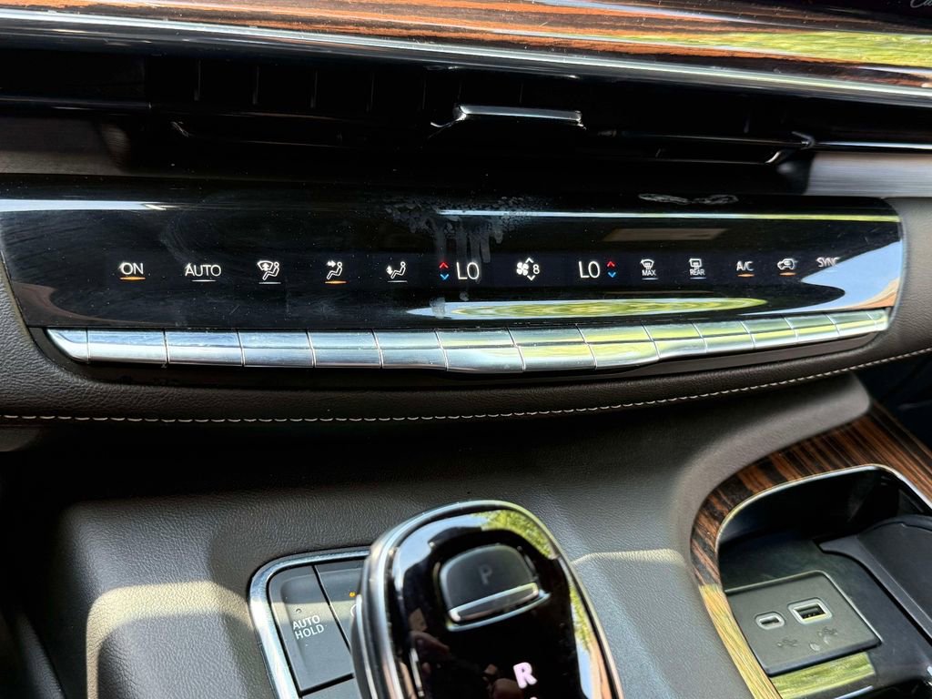 Used 2023 Cadillac Escalade ESV Premium Luxury AWD/4WD image 28
