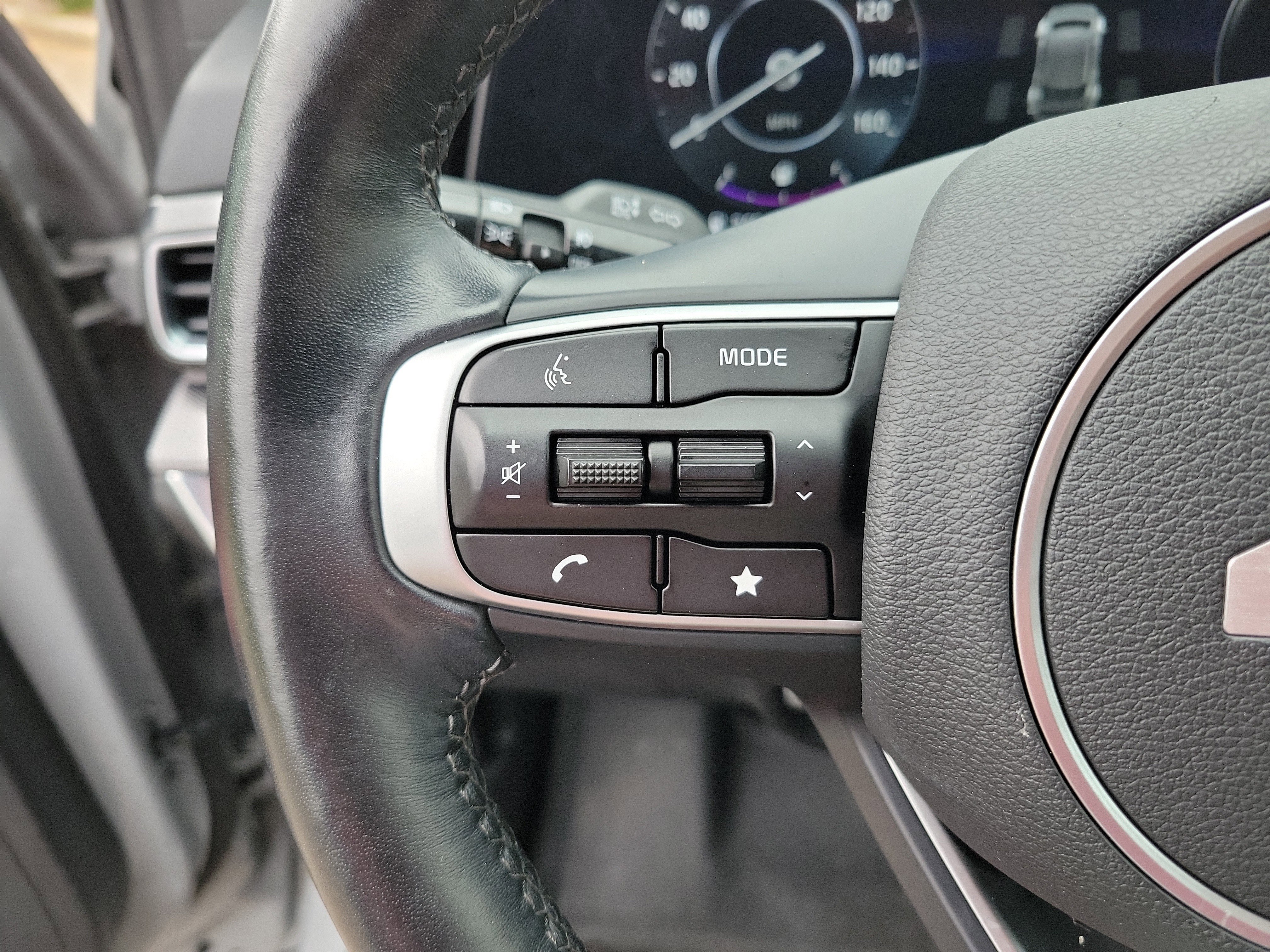 Used 2024 Kia Sportage SX image 13