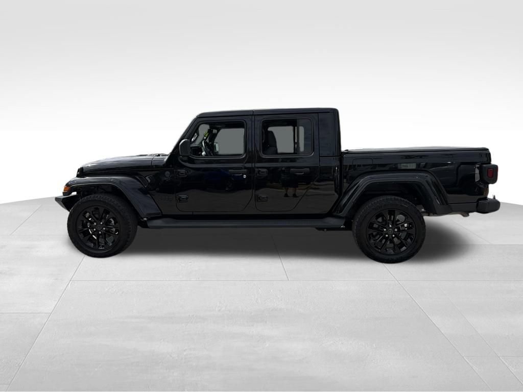Used 2024 Jeep Gladiator Sport image 4