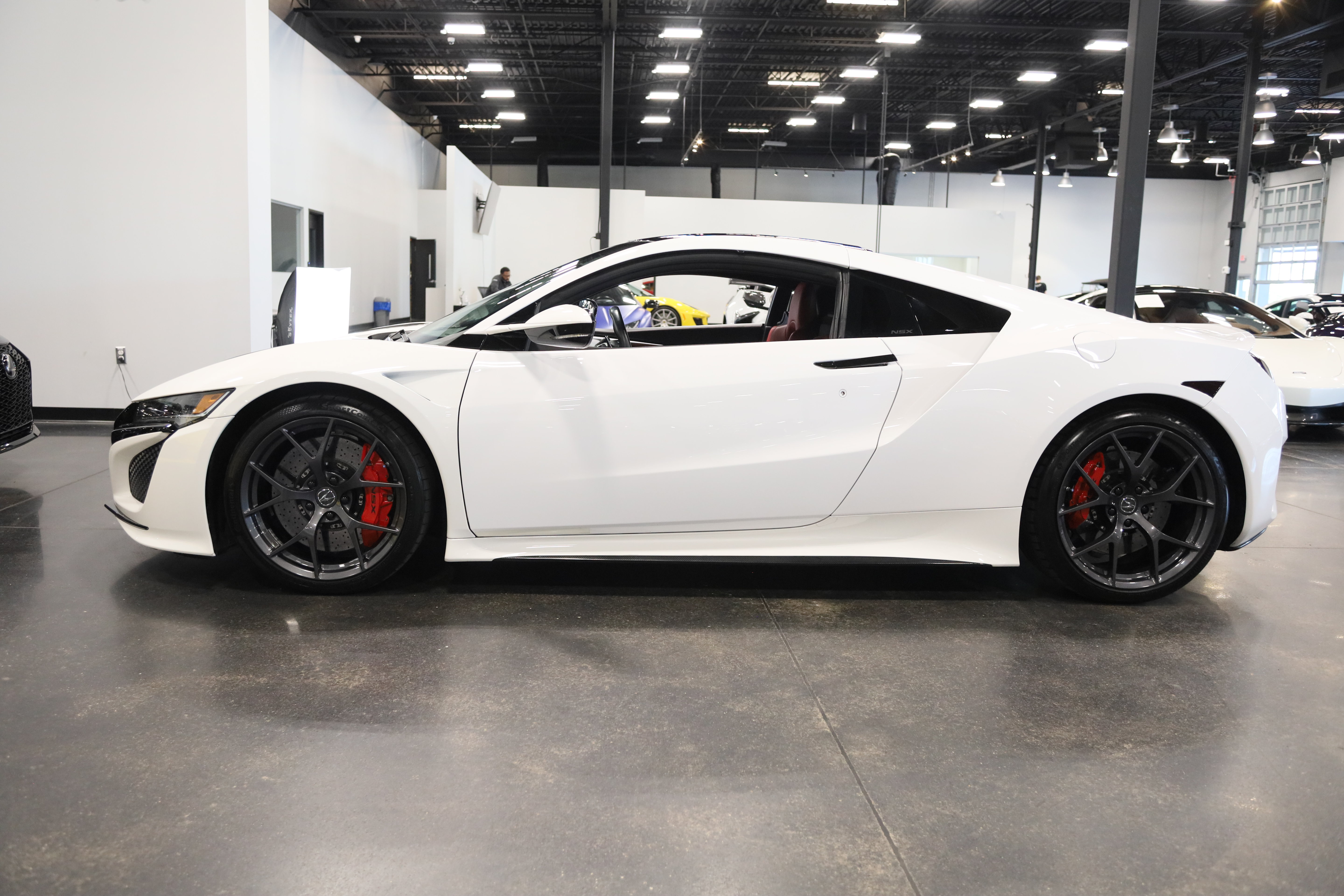 Used 2017 Acura NSX AWD/4WD image 10