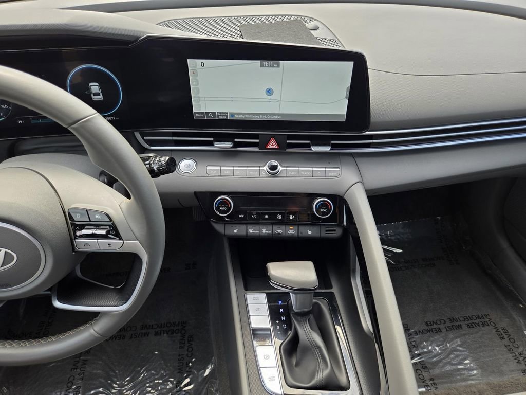 Used 2025 Hyundai Elantra SEL FWD image 23