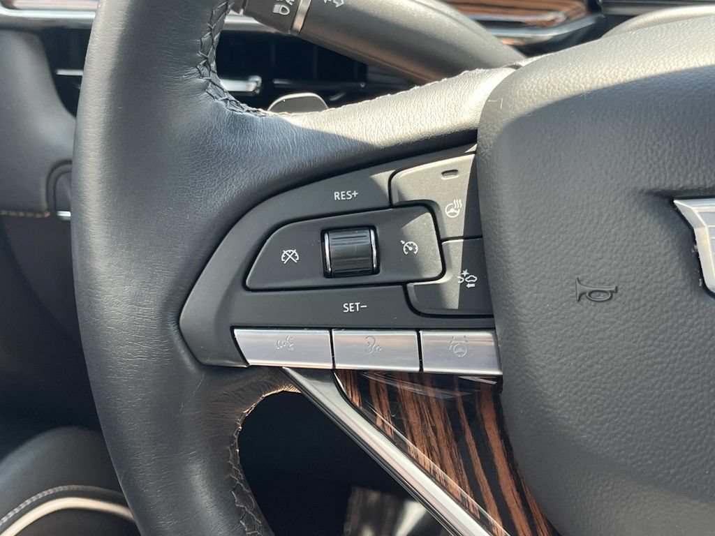 Certified 2024 Cadillac Escalade ESV Premium Luxury AWD/4WD image 45