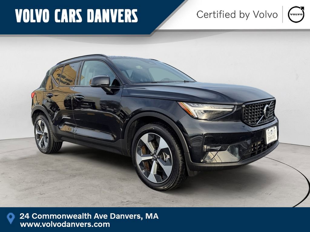 Certified 2025 Volvo XC40 B5 Plus image 1