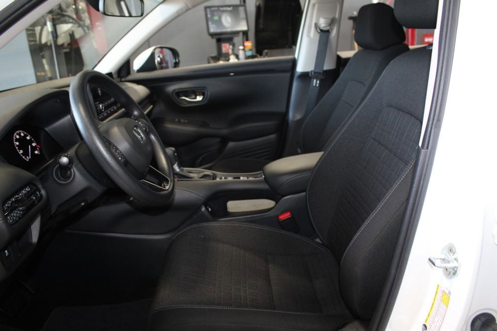 Used 2023 Honda HR-V LX image 12