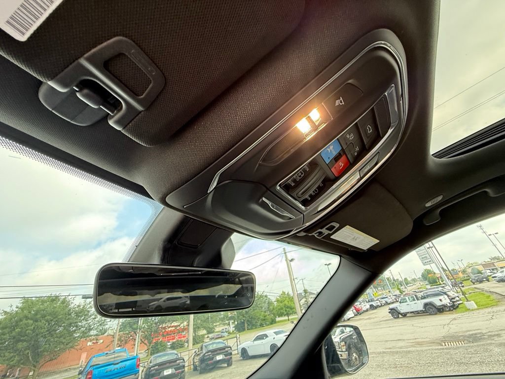 Used 2025 Jeep Grand Cherokee L Altitude AWD/4WD image 23