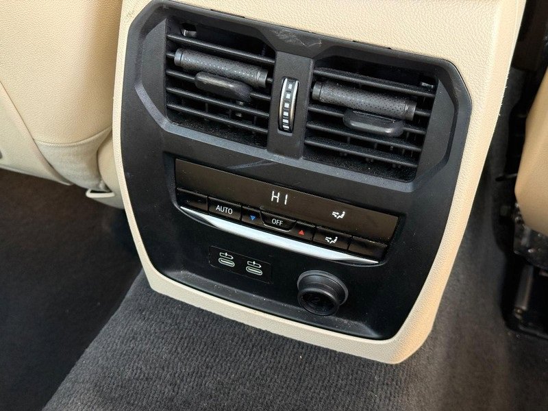 Used 2019 BMW 330i xDrive Sedan w/ Convenience Package image 16