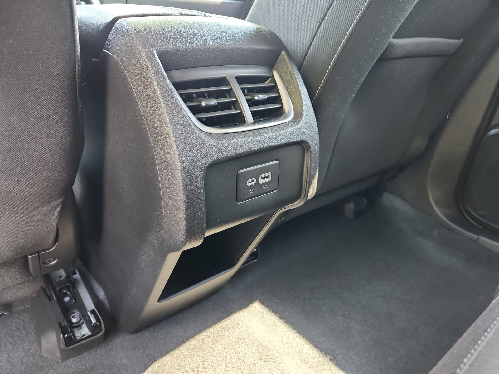 Used 2025 Chevrolet Blazer LT FWD image 14