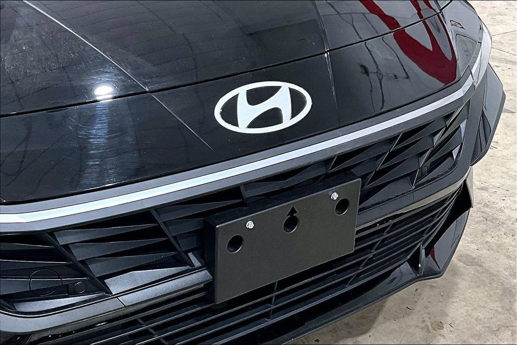 Used 2026 Hyundai Elantra Sport FWD image 25