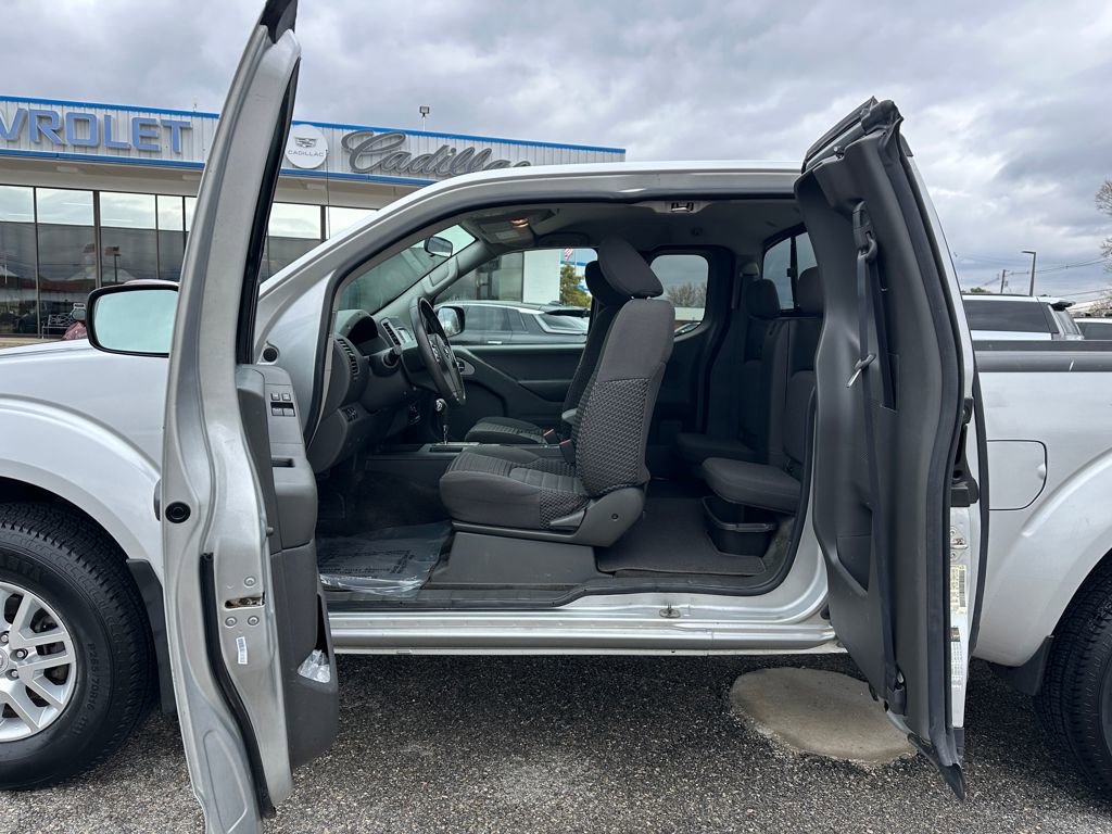 Used 2018 Nissan Frontier SV image 9