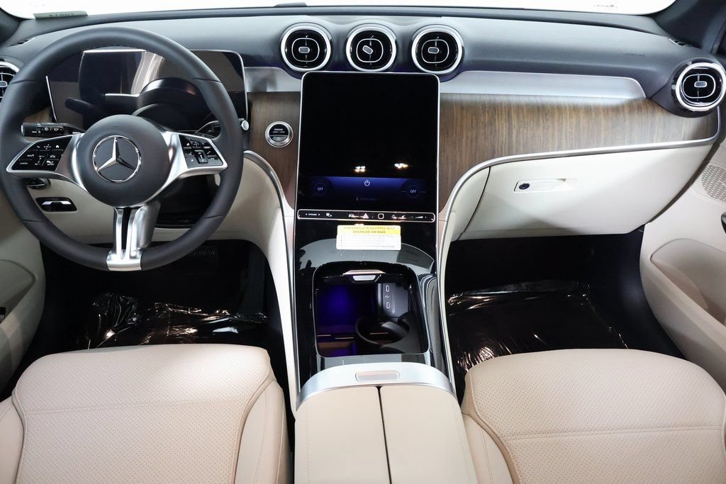 New 2027 Mercedes-Benz GLC 300 image 4