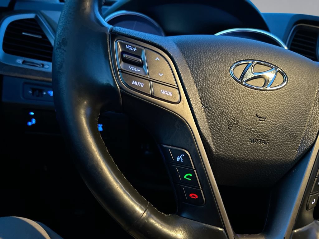 Used 2018 Hyundai Santa Fe Sport w/ 2.4L Tech Package 04 AWD/4WD image 17
