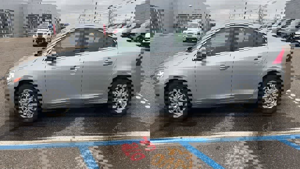 Used 2013 Volvo S60 T5 image 8