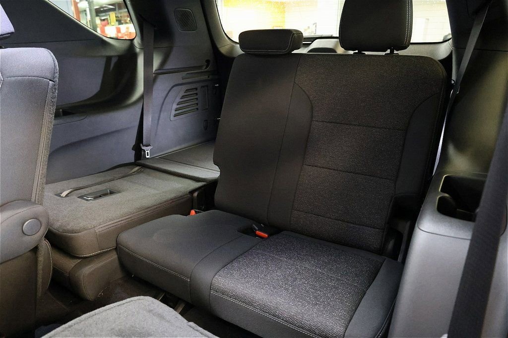 New 2025 Chevrolet Traverse LT w/ Enhanced Driving Package FWD image 9