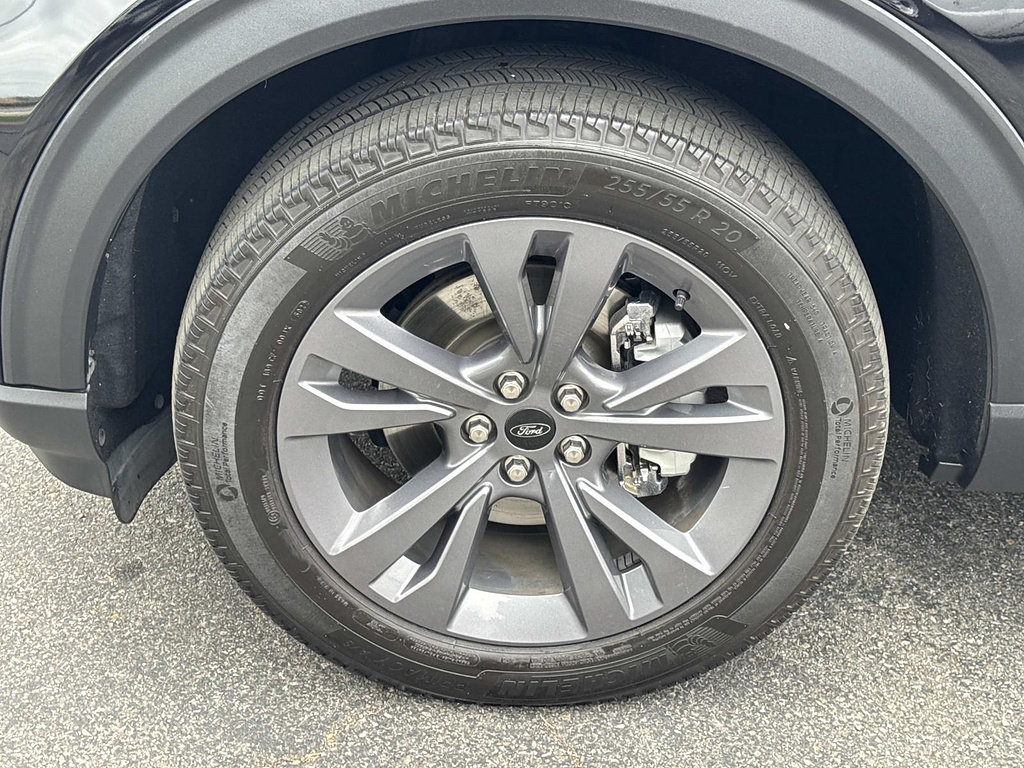 Certified 2023 Ford Explorer XLT w/ Equipment Group 202A AWD/4WD image 39