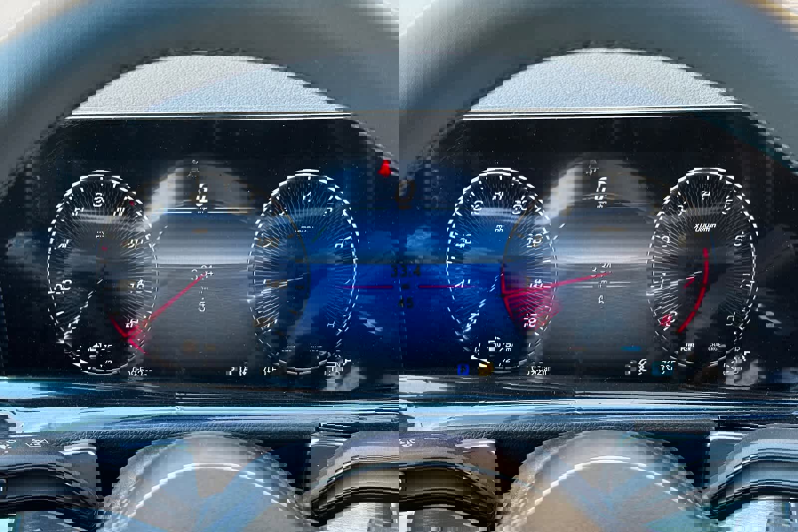 New 2026 Mercedes-Benz GLB 250 4MATIC image 23