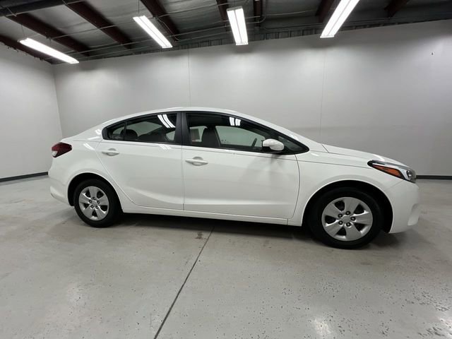 Used 2017 Kia Forte LX FWD image 9