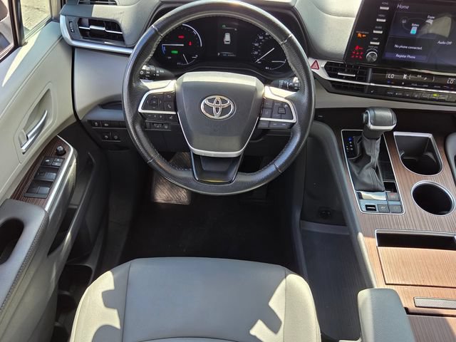 Used 2023 Toyota Sienna XLE FWD image 14