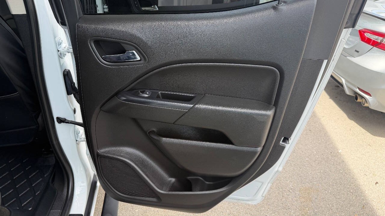 Used 2017 Chevrolet Colorado LT w/ LT Convenience Package RWD image 19