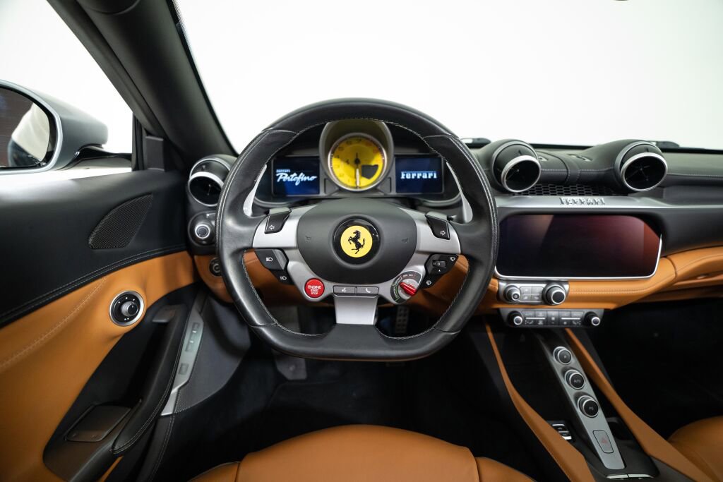 Used 2019 Ferrari Portofino image 38