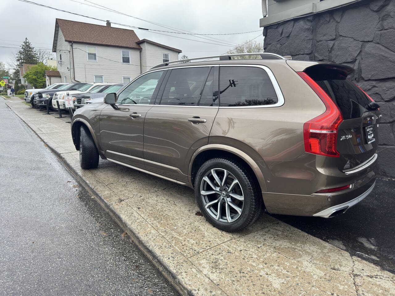 Used 2016 Volvo XC90 T6 Momentum w/ Momentum Plus Package AWD/4WD image 5
