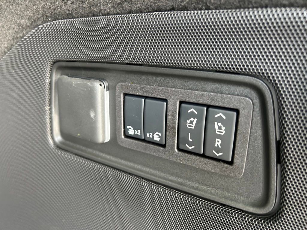 Used 2026 Cadillac Escalade ESV Platinum Sport w/ LPO, Floor Liner Package RWD image 51