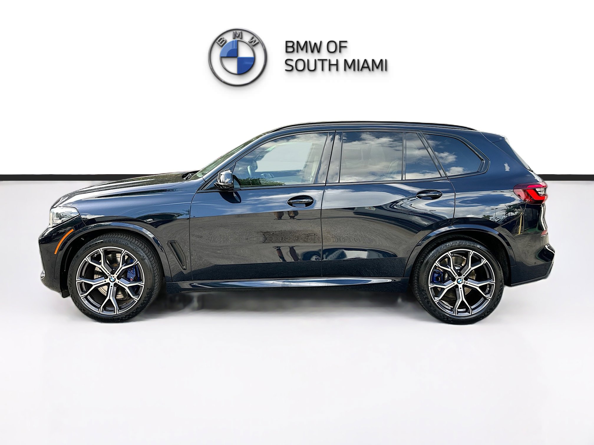 Certified 2023 BMW X5 M50i w/ Climate Comfort Package AWD/4WD image 4