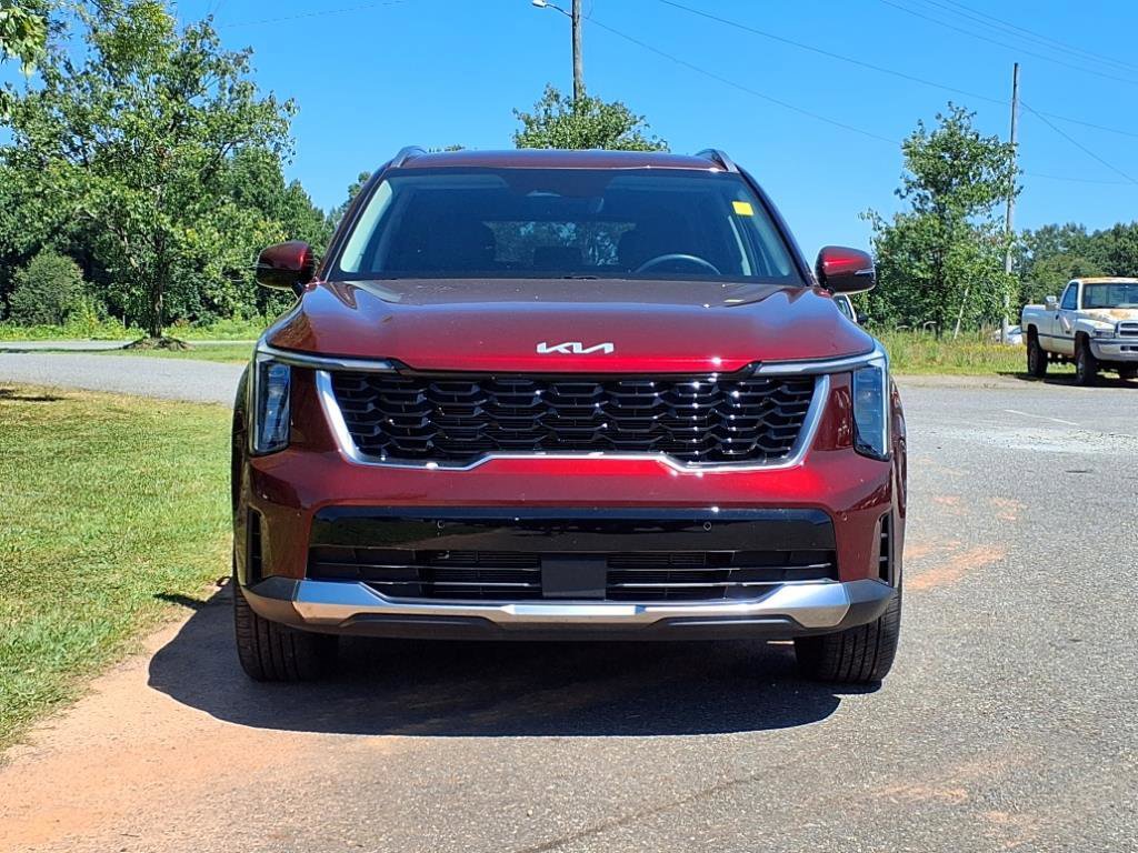 Used 2025 Kia Sorento S image 2