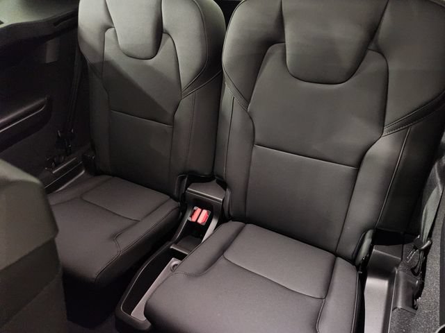 New 2026 Volvo XC90 B5 Core AWD/4WD image 32