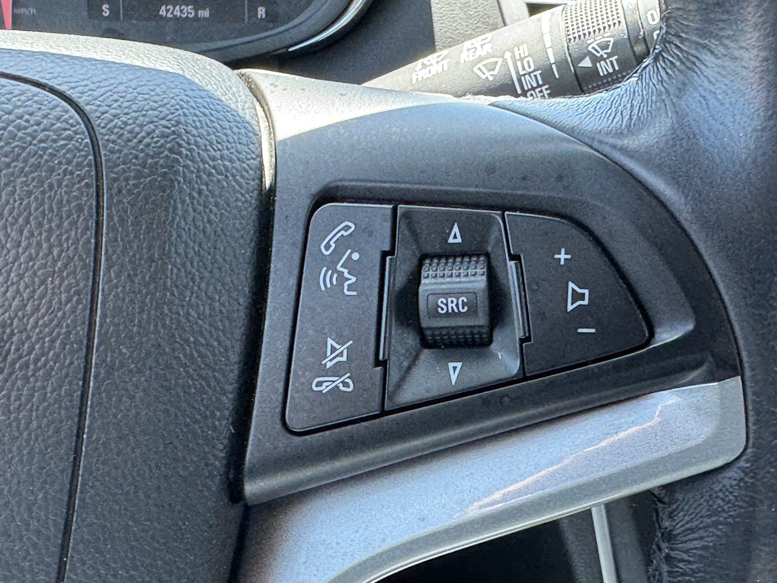 Used 2022 Chevrolet Trax LT w/ LT Convenience Package AWD/4WD image 16