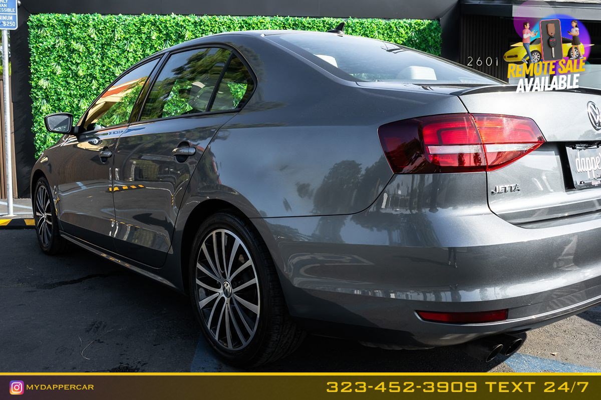 Used 2016 Volkswagen Jetta Sport image 9