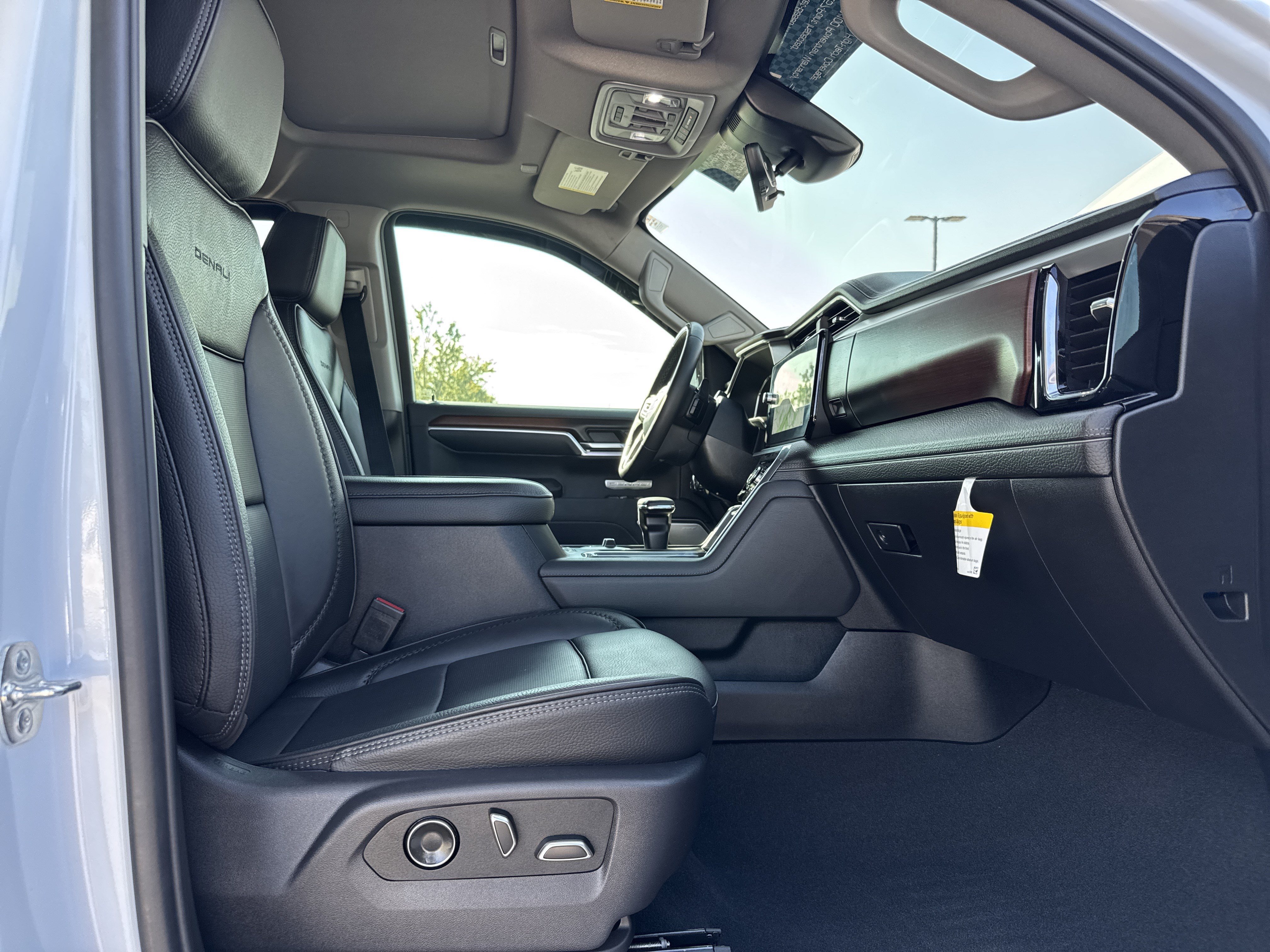 Used 2026 GMC Sierra 1500 Denali AWD/4WD image 32