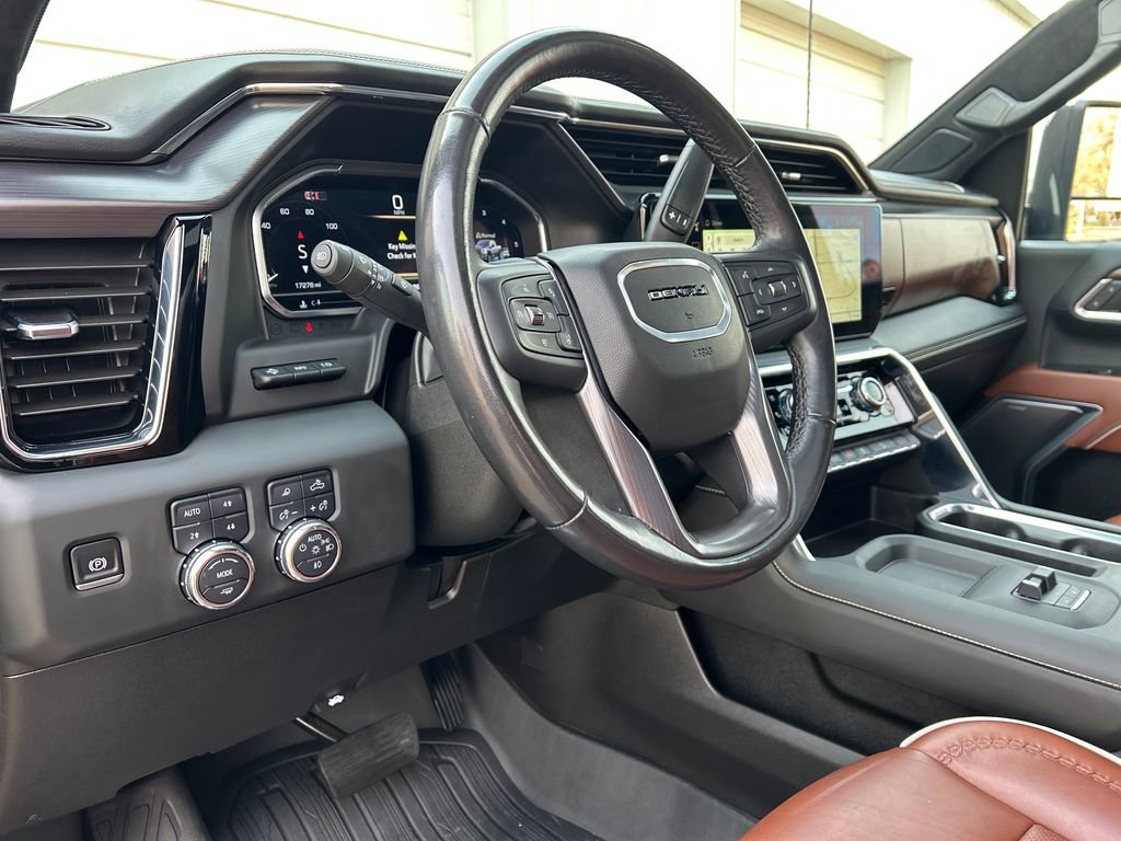 Certified 2025 GMC Sierra 2500 Denali Ultimate image 13