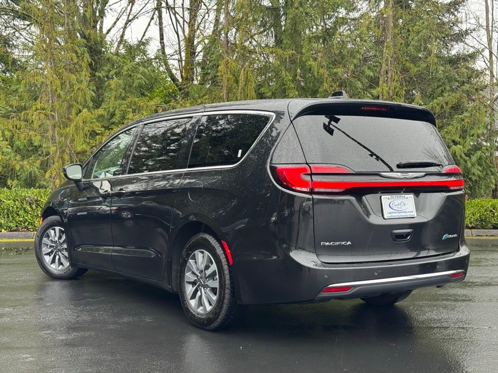 Used 2023 Chrysler Pacifica Touring-L image 5