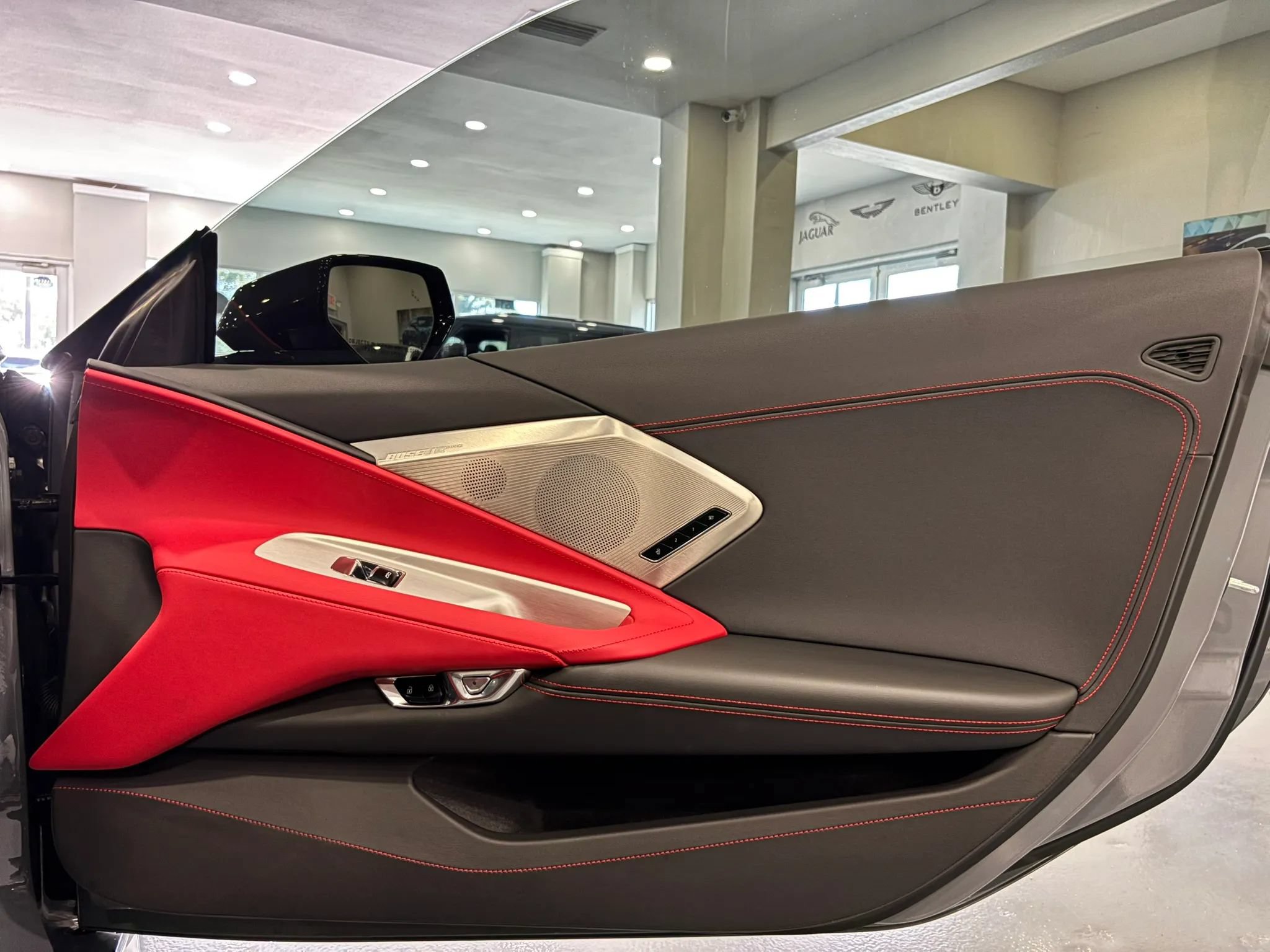 Used 2025 Chevrolet Corvette Stingray Preferred Conv w/ Z51 Performance Package RWD image 41